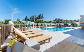 Sandy Beach Complex By Konnect - Poolside Studios & Seaside Apartments  2*
